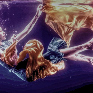 12 - Mermaid gracefully sinking - Photo Comp