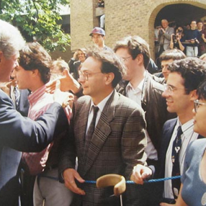 President Clinton meeting students outside of the Mitchell Building