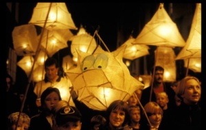 People with lanterns