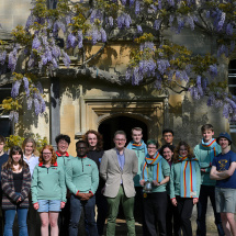 Varsity 2023 team in Univ's Radcliffe Quad Varsity 2023 team in Univ's Radcliffe Quad