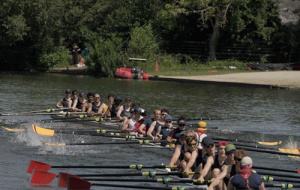 M4 lead a three-boat-sandwich, Photo by @humbleharris56