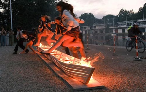 W1 jump a burning boat to celebrate headship